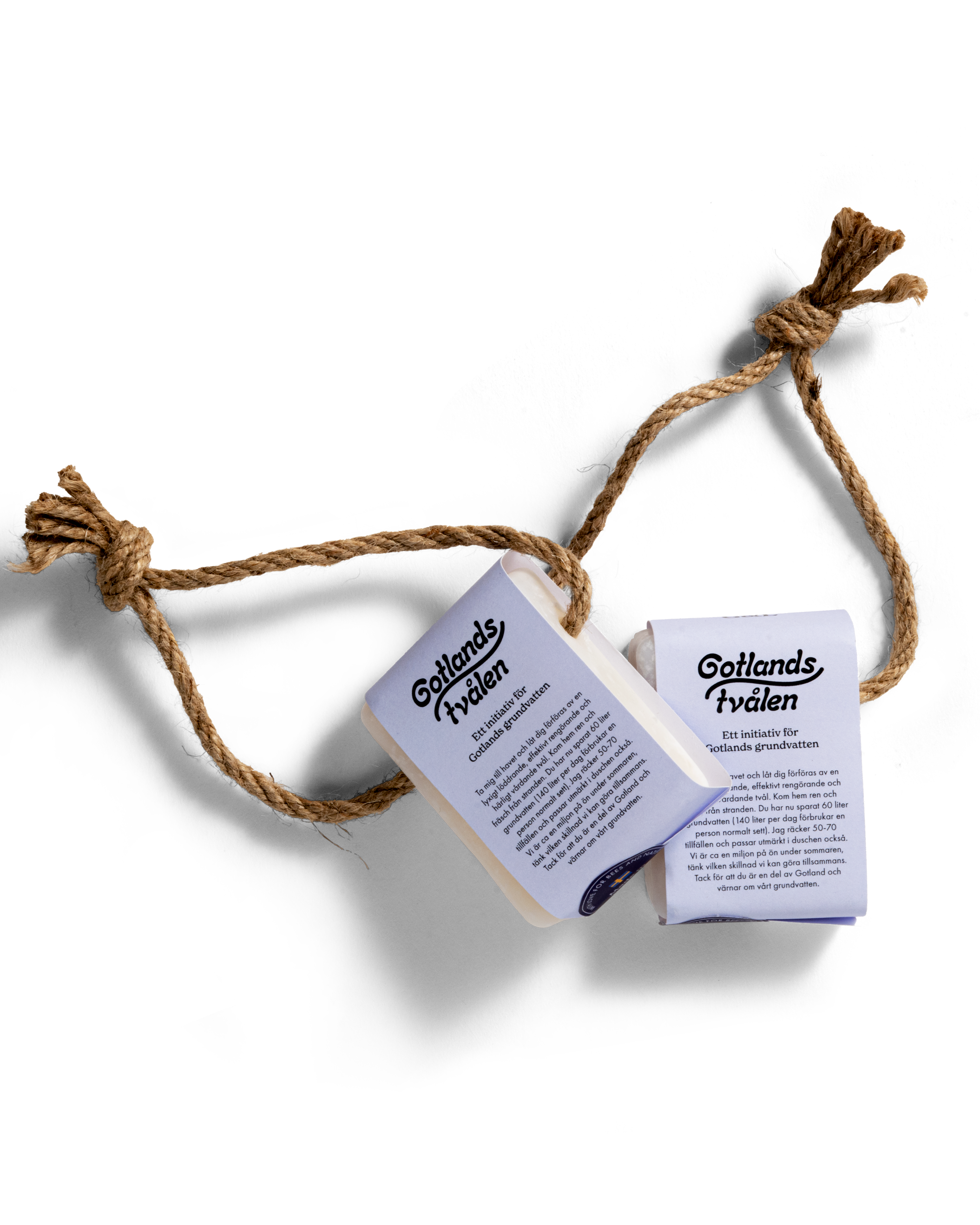 Gotlandstvålen – handgjord tvål med band för upphängning.