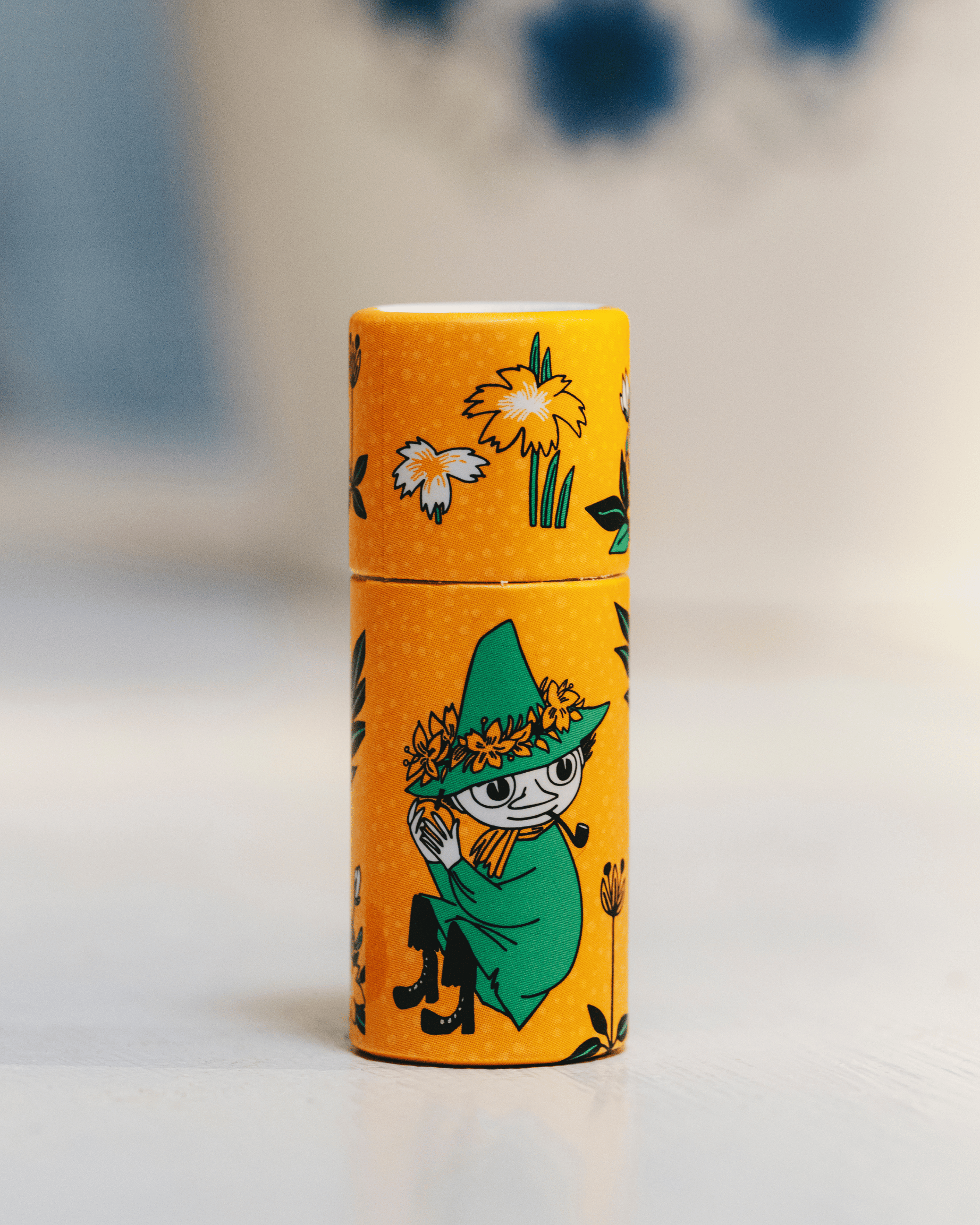 Läppcerat med motiv av snusmumriken och smak av kokos.