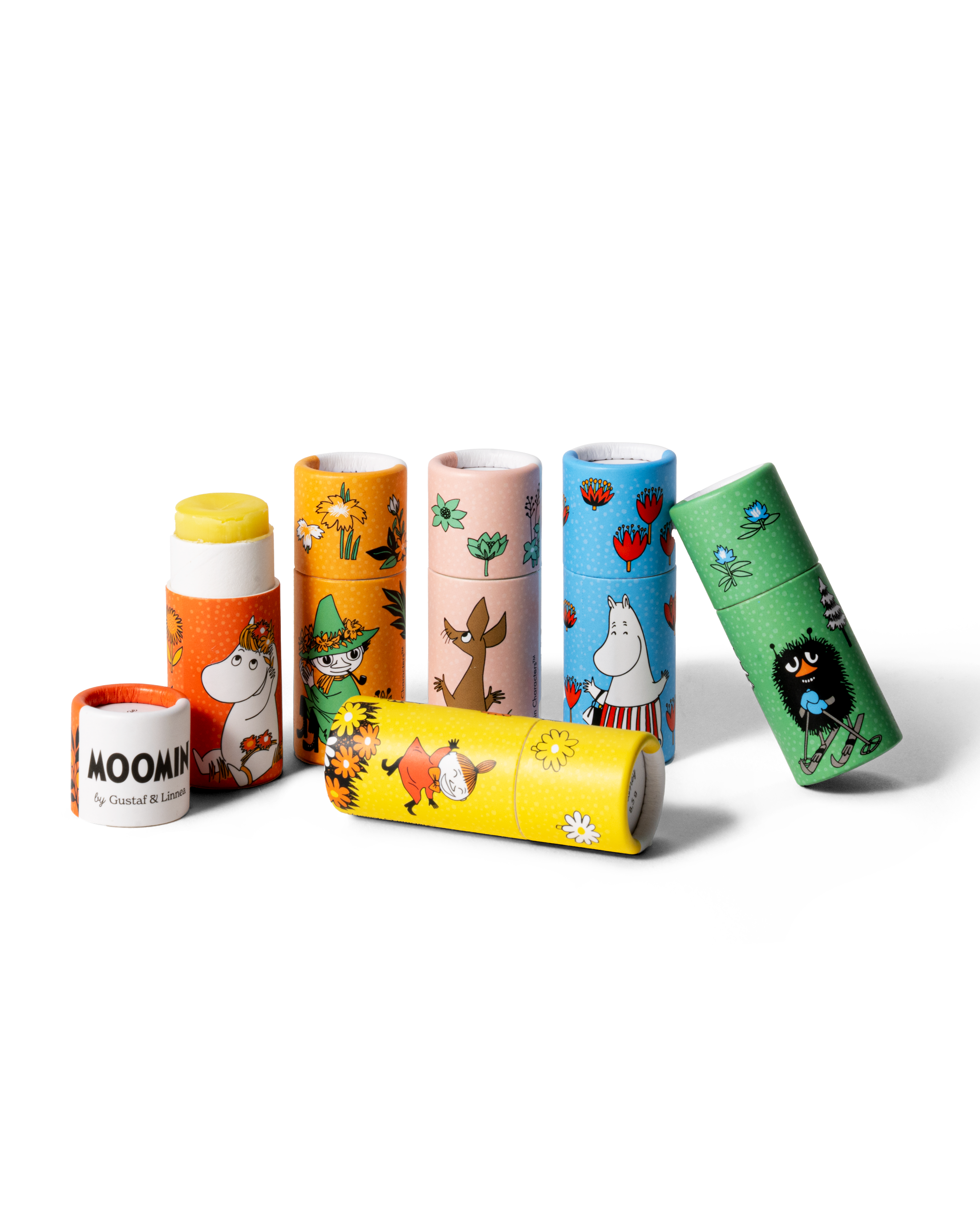 Samling av Mumin-läppcerat från Gustaf & Linnea med olika färger och motiv.