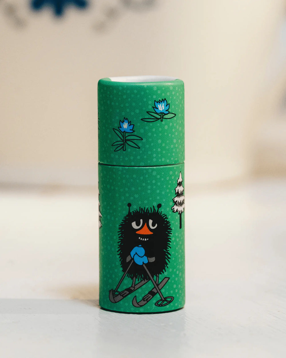 Lip balm a stinky motif and mint flavor.